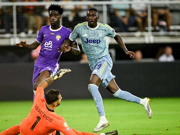 Juventus Kini Disaingi Newcastle United soal Randal Kolo Muani